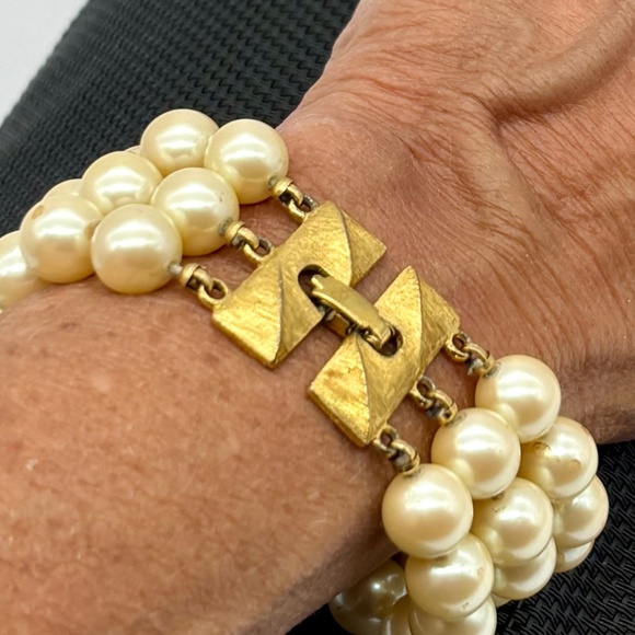 Vintage Monet Three Strand, Faux Pearl Bracelet, Gold Tone Clasp, Marked "Monet" - Picture 7 of 9